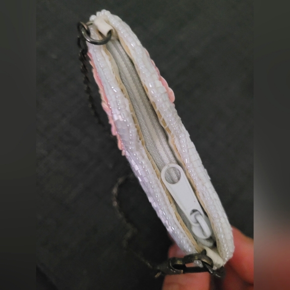 Sanrio Beaded Hello Kitty mini purse/coin holder - Picture 3 of 7